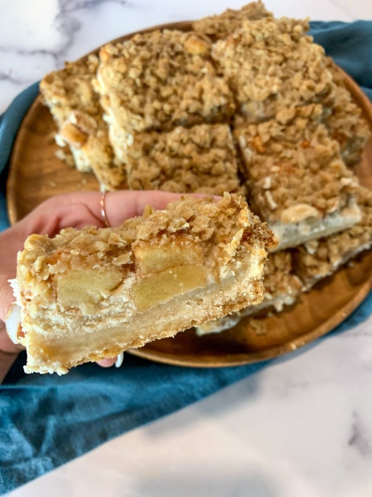 Apple Cheesecake Bars