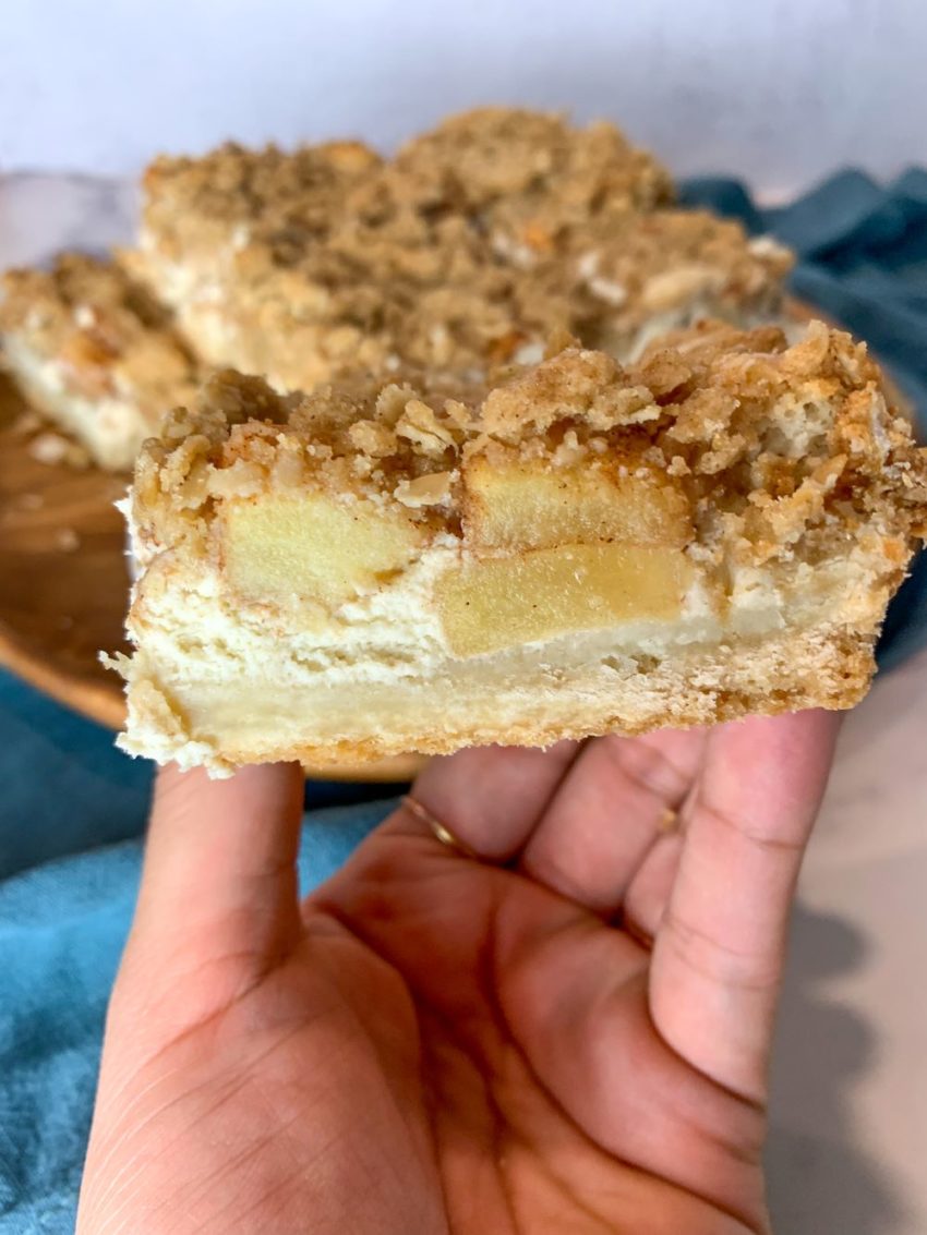 Apple Cheesecake Bars